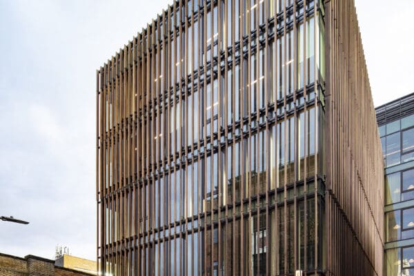 black & white building shoreditch 003
